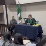 Fortalecen formación jurídica con práctica de litigación oral en CUDEC